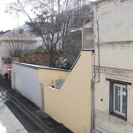 Charming T2 In Near Paris